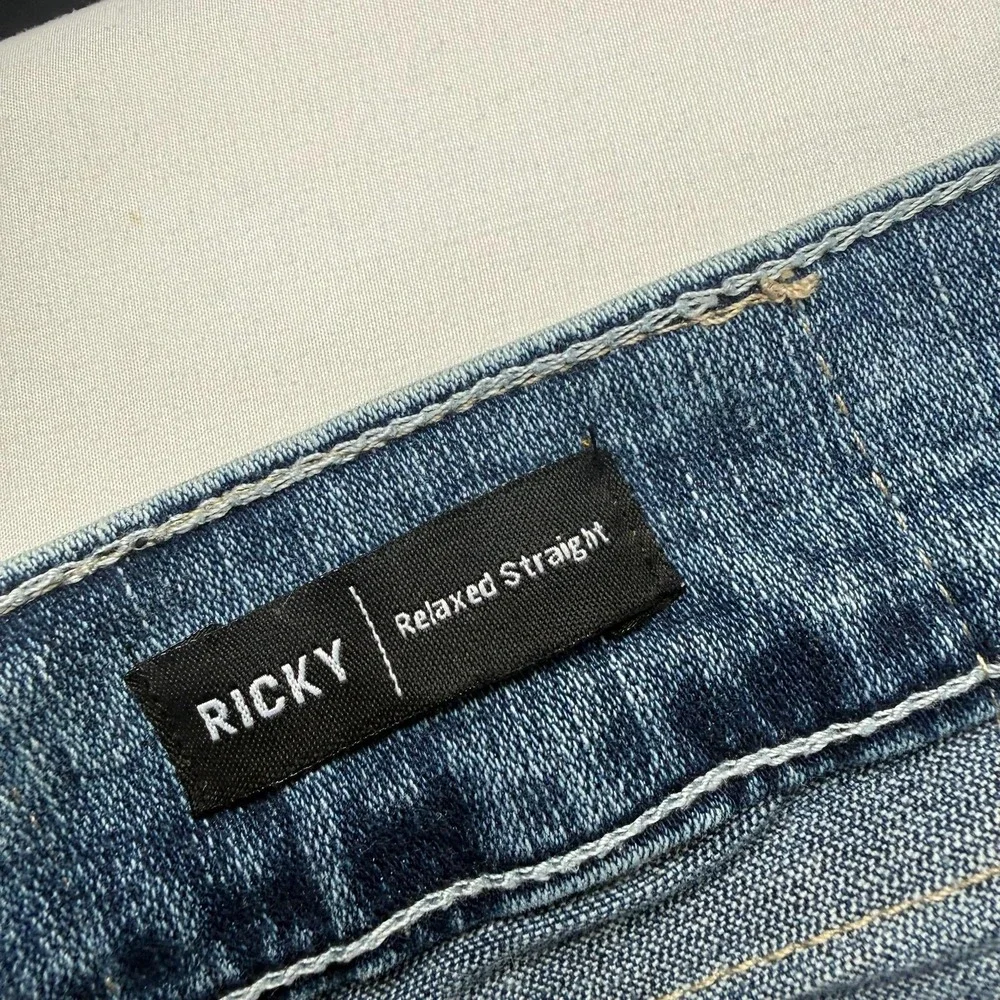 True Religion Ricky Jeans Mens 33x32 Blue Light Wash Relaxed Straight Distressed